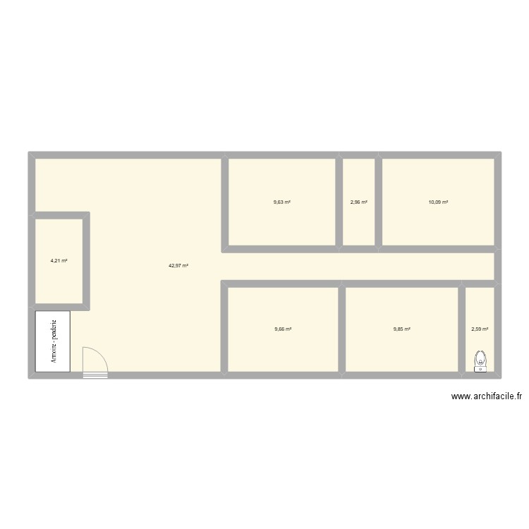 Maison. Plan de 8 pièces et 92 m2