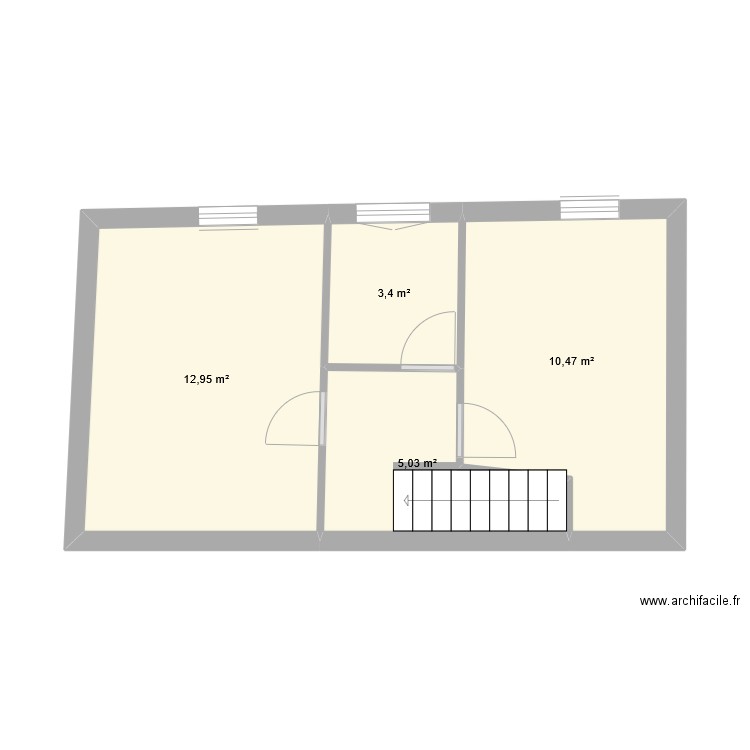 étage. Plan de 4 pièces et 32 m2