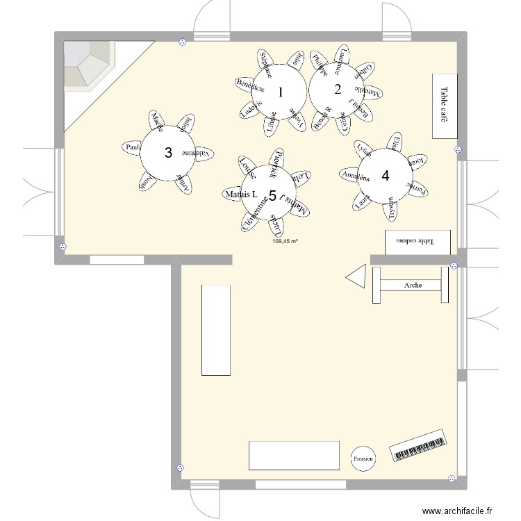 Plan de table mariage. Plan de 1 pièce et 109 m2