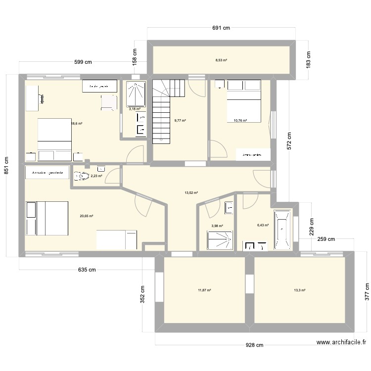 Sous-sol. Plan de 12 pièces et 122 m2