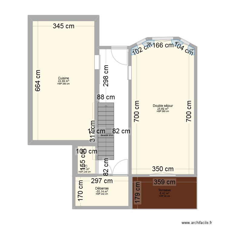 Rez de chaussée avec abords. Plan de 5 pièces et 62 m2