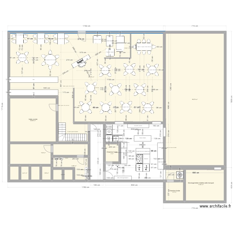 Cuisine Ange. Plan de 11 pièces et 347 m2