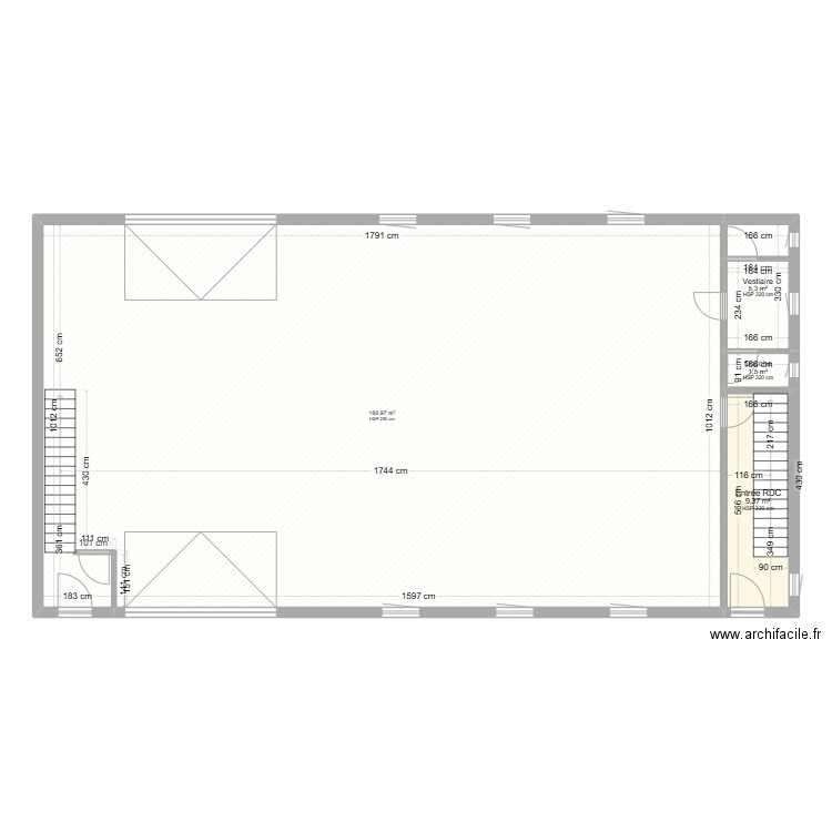 Garage. Plan de 4 pièces et 197 m2