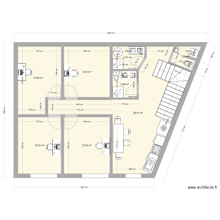 Moissons. Plan de 8 pièces et 77 m2