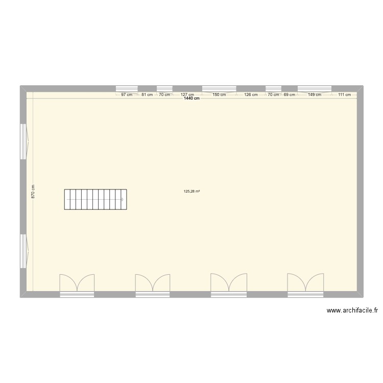 base. Plan de 1 pièce et 125 m2