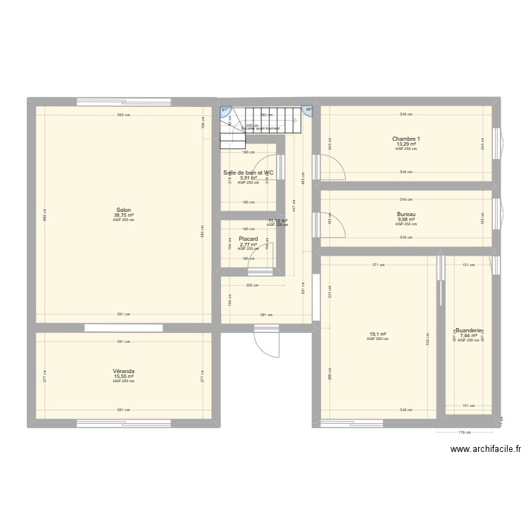 BAS MAISON. Plan de 9 pièces et 122 m2